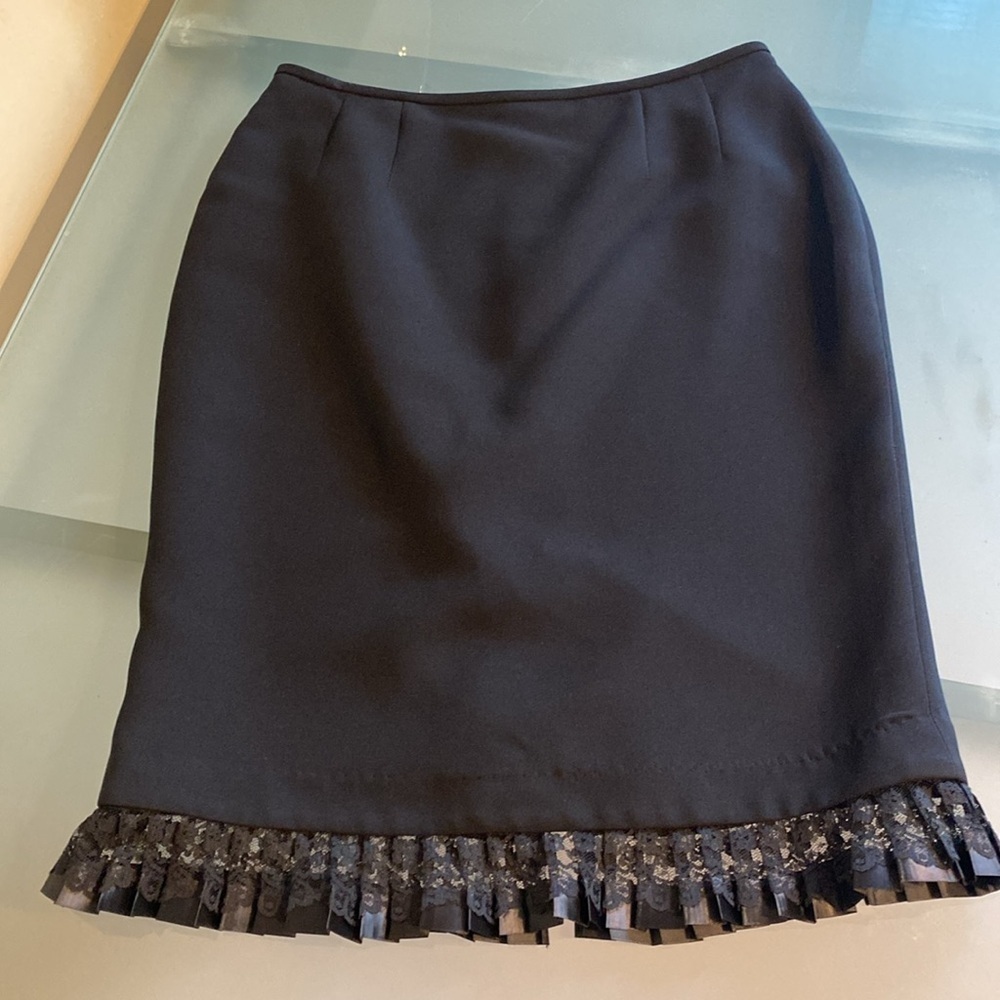 Tahari Lace Trim Skirt Black Crepe and Lace Skirt  Size 8